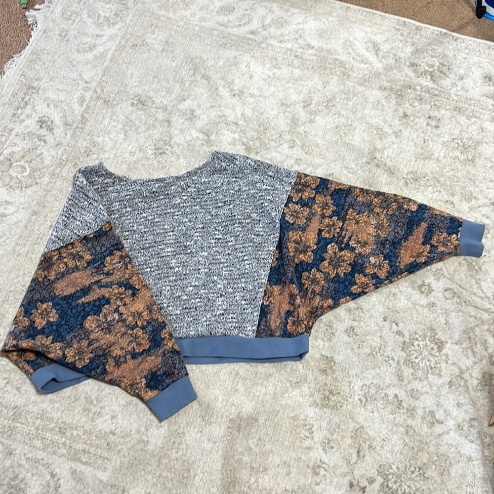 ANTHROPOLOGIE SATURDAY SUNDAY Floral Dolman Sleeve Crop Mixed Media Sweater Sz M